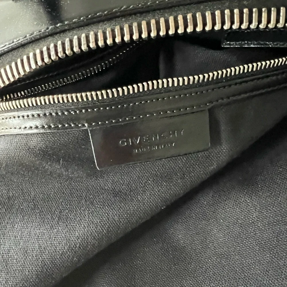 Givenchy Medium Antigona Satchel in Black - Picture 14 of 15